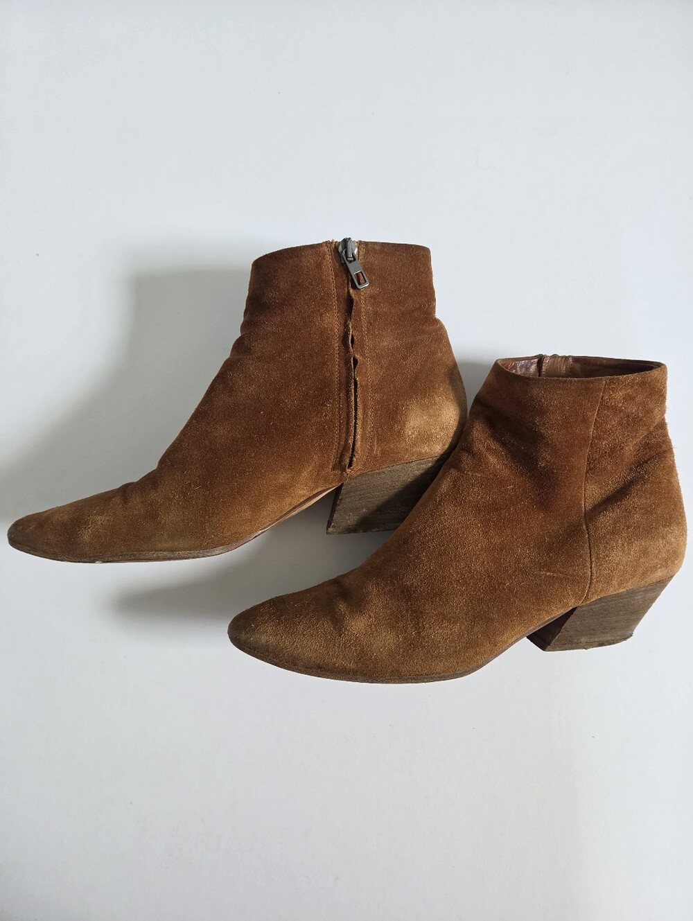Vince brown suede leather sole low heel pointed toe ankle booties sz 8 - Picture 2 of 8